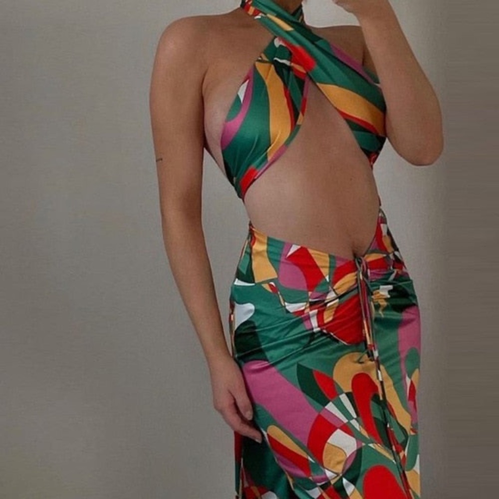 VACATION TWO PEICE! GORGEOUS MIDI/MAXI SKIRT WITH A WRAP TOP
